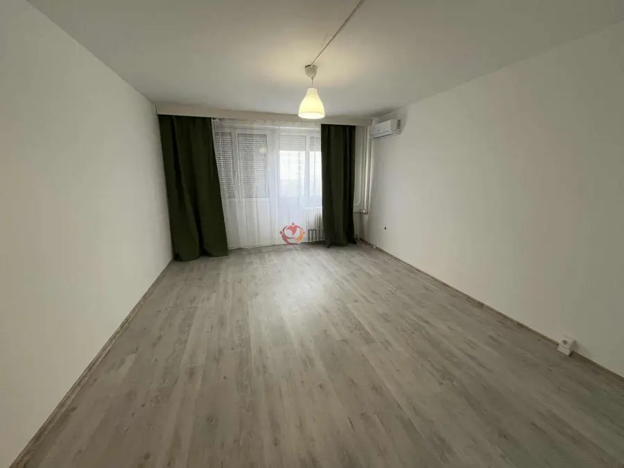 eladó panellakás, Dunaújváros