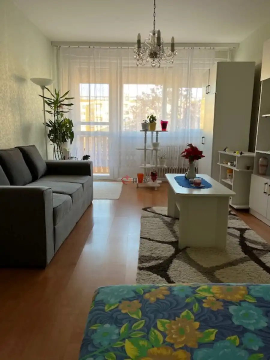 eladó panellakás, Dunaújváros