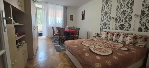 Eladó panellakás, Dunaújváros 2 szoba 49 m² 32 M Ft