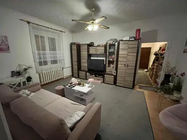 Eladó téglalakás, Dunaújváros 2 szoba 53 m² 35.9 M Ft