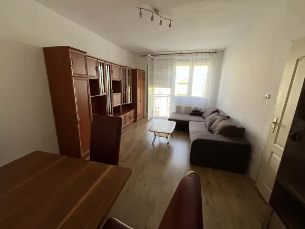 Eladó téglalakás, Dunaújváros 1+1 szoba 44 m² 25.9 M Ft